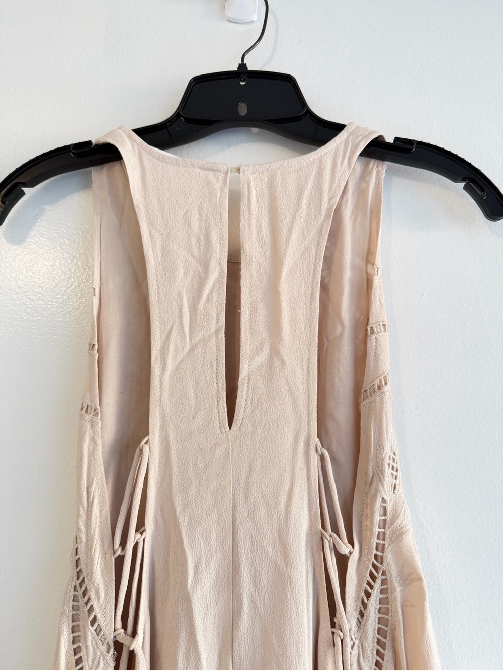 ASTR The Label Cream Embroidered Side Tie Lace Up Maxi Dress Small 8550 - Picture 4 of 13